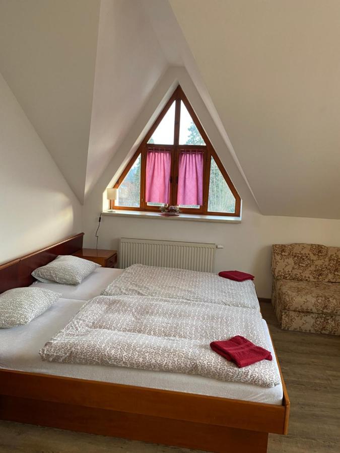 Restaurace U Vlkove 호텔 Kamenice 외부 사진